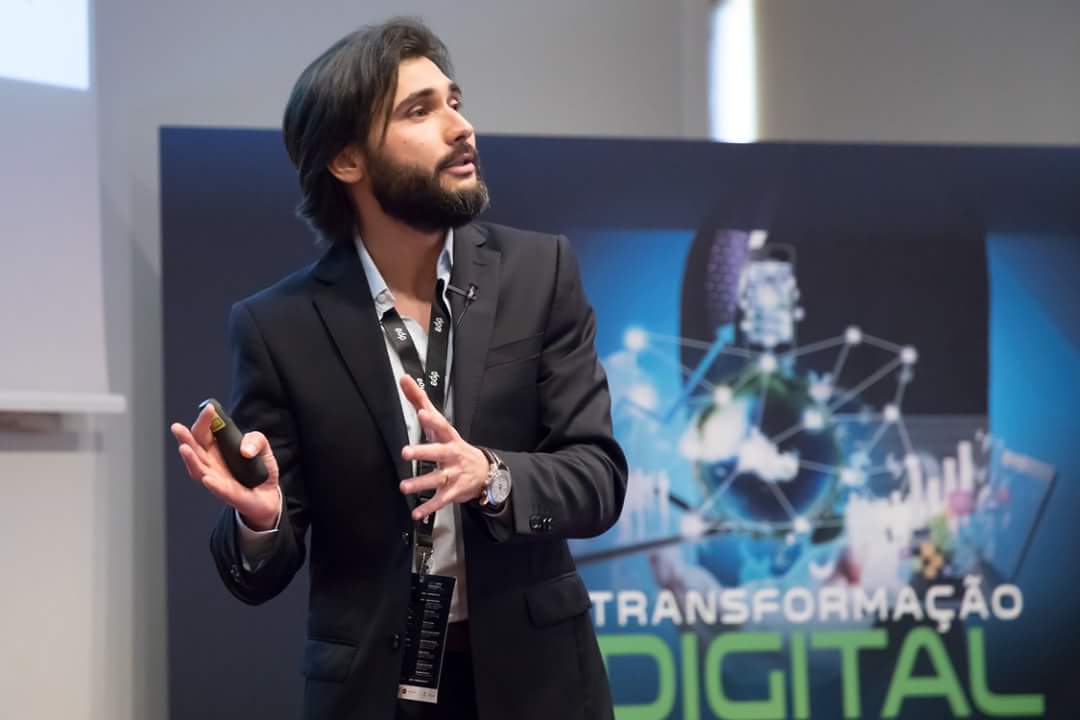 Tiago J. C. Sousa a apresentar na XIV Conferência Executive Digest, da Católica Porto Business School, sobre Transformação Digital