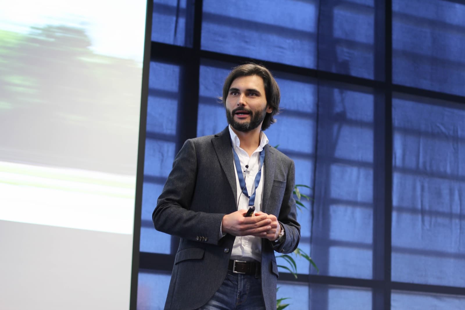 Tiago J. C. Sousa a apresentar no Squadra Summit
